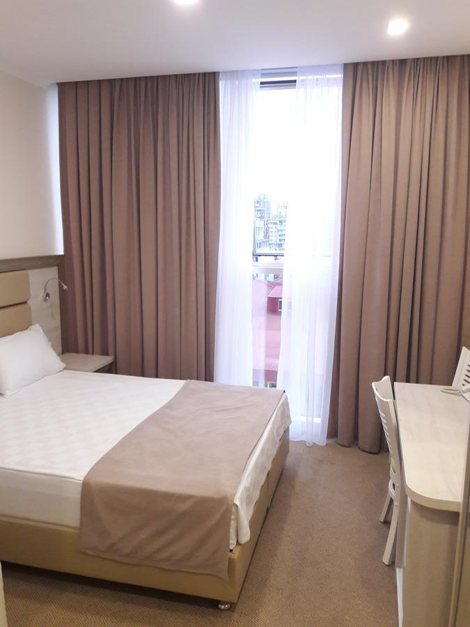 Hotel Green Glass Batumi Eksteriør billede
