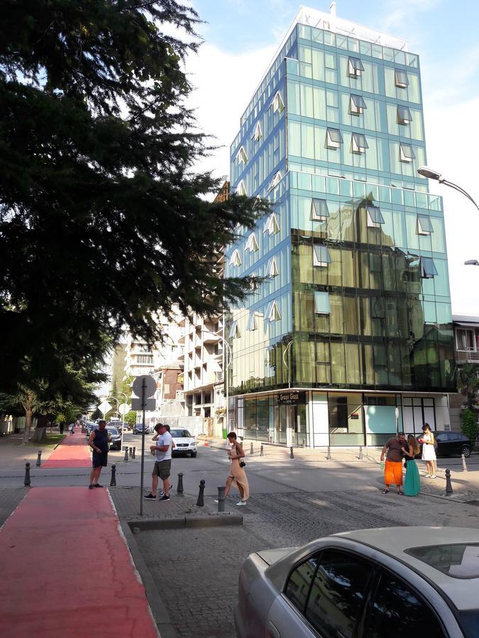 Hotel Green Glass Batumi Eksteriør billede