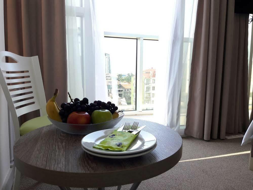 Hotel Green Glass Batumi Eksteriør billede